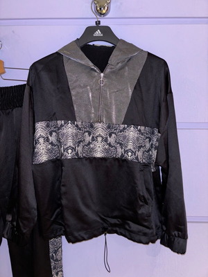 Zara tracksuit set like new with snake print and metallic fabric, size M
