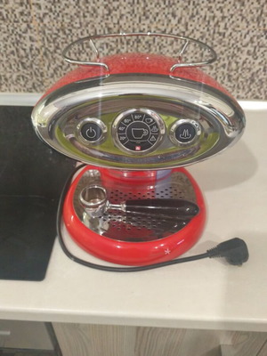 Illy Iperespresso Coffee Maker used, minimally used