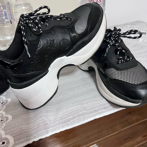 Guess sneakers like new, size 36, black and white
