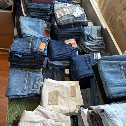 Jeans wholesale pack of 147 new with tags, mixed brands