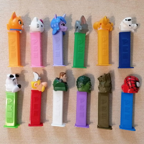 Pez candy dispensers set of 20 like new, Disney and Marvel characters
