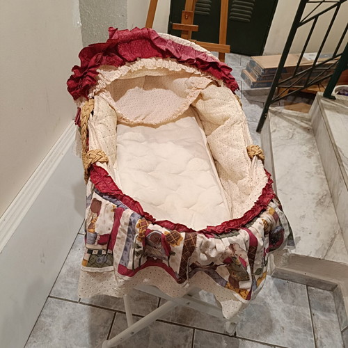 Baby bassinet with mattress and base, like new, straw
