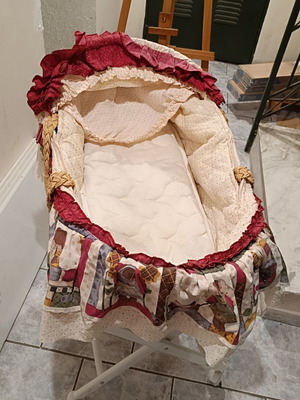 Baby bassinet with mattress and base, like new, straw