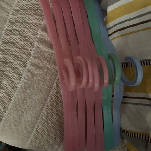 Plastic thick hangers like new