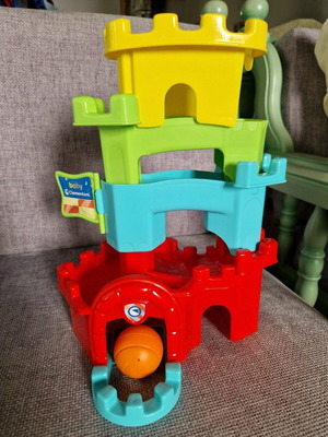 Baby Clementoni Castle Toy like new 10+ months