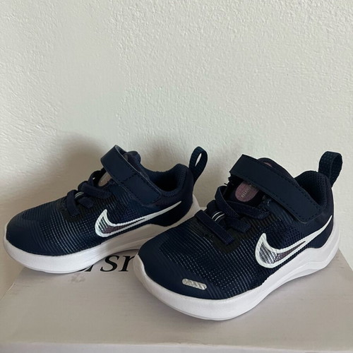 Nike Downshifter 12 Kids Shoes new, size 21