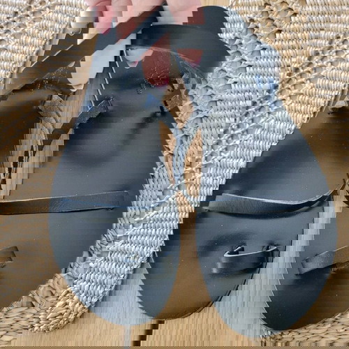 Σανδάλια δερμάτινα καινούργια μαύρα νούμερο 37