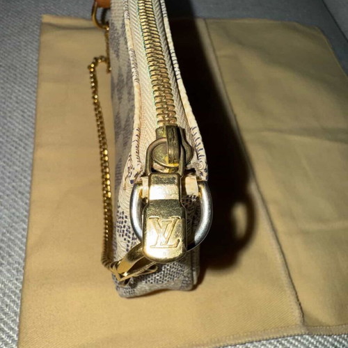 Louis Vuitton mini pochette damier azur like new, beige