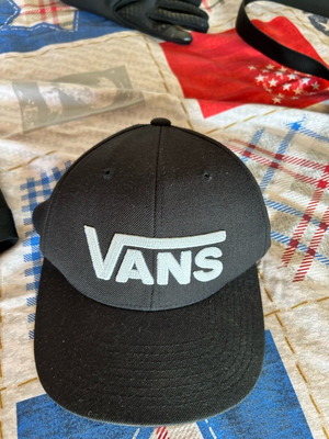 Vans authentic hat like new, size S