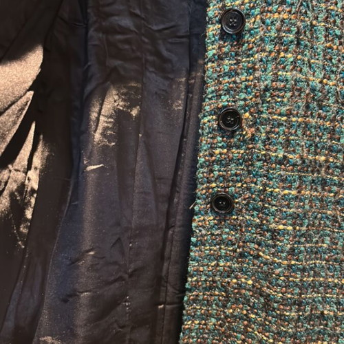 Chanel coat like new, bouclé with gold buttons, size S
