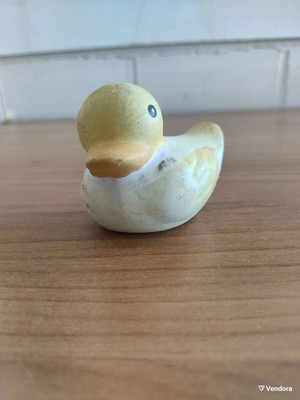 Ceramic duck figurine like new