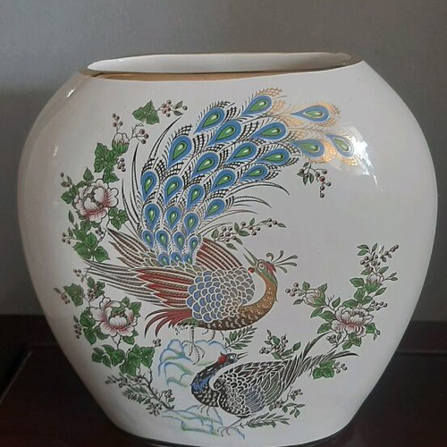 Handmade Greek vase used with 24K gold