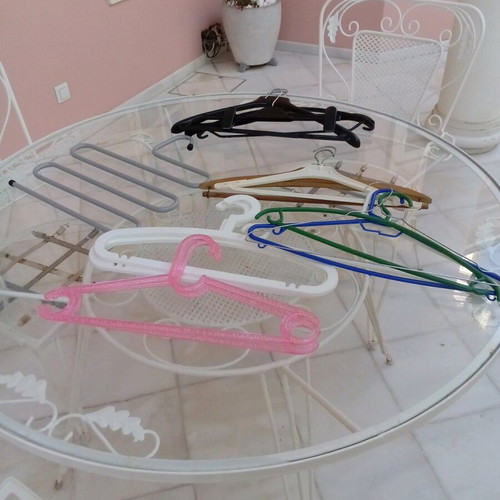 Clothes hangers pack of 15, like new