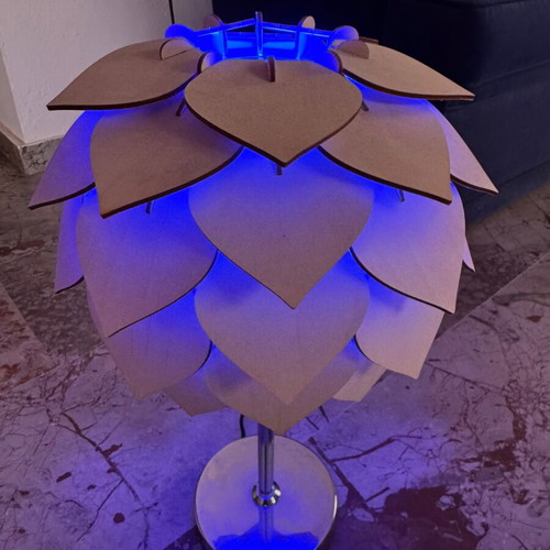 Wooden table lamp like new with color changing feature