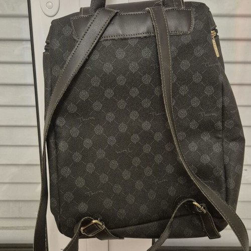Thiros black women's backpack with logo print and metal clasp
