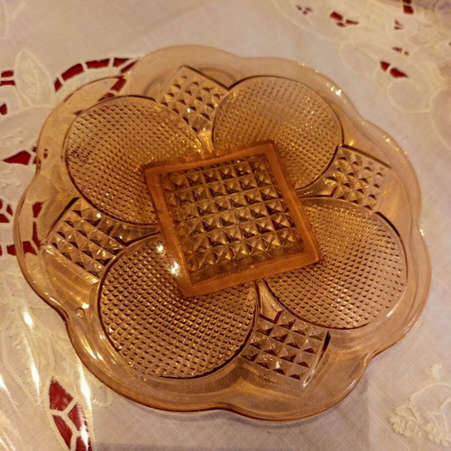 Dessert Serving Set 7 Pieces vintage beige glass scalloped edge