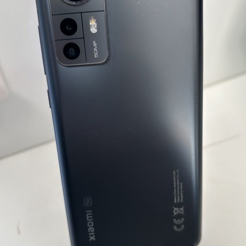 Xiaomi 12 5G 256GB like new, phone and cable only without charger