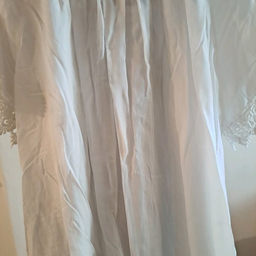 Women's blouse like new, size L, white