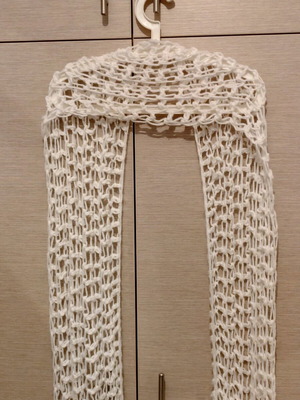 Julia Bergovich scarf new, white with loose knit