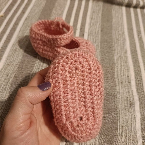 Knitted baby booties new, pink, 0-6 months
