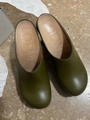 Loewe heeled mules like new, khaki color, size 37