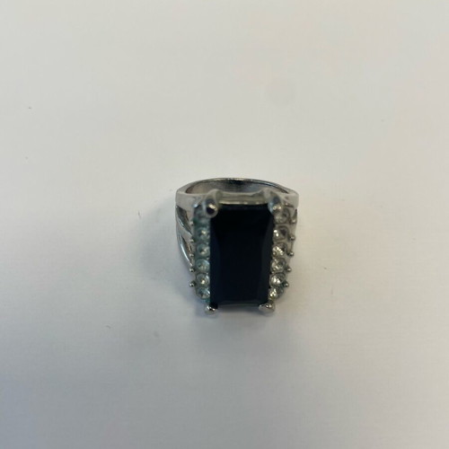 Statement ring with black stone and strass like new