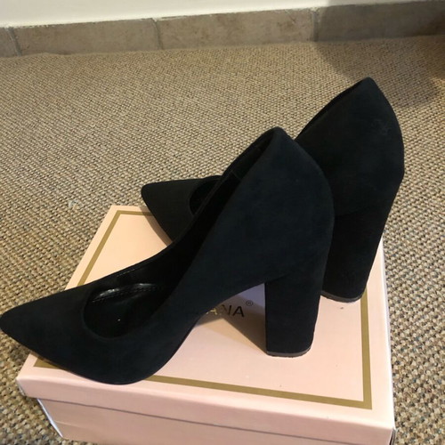 Velvet pumps new 10 cm black size 38