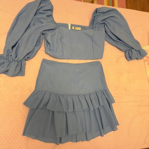 Set mini skirt and crop top turquoise, like new