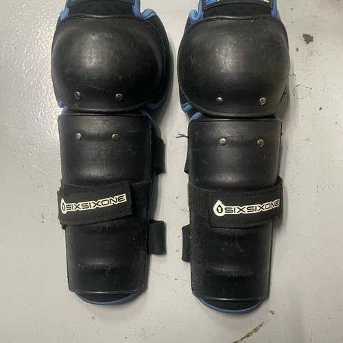 Sixsixone knee pads used