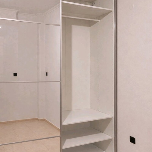 Wardrobe with sliding doors like new, 2 doors and 3 drawers