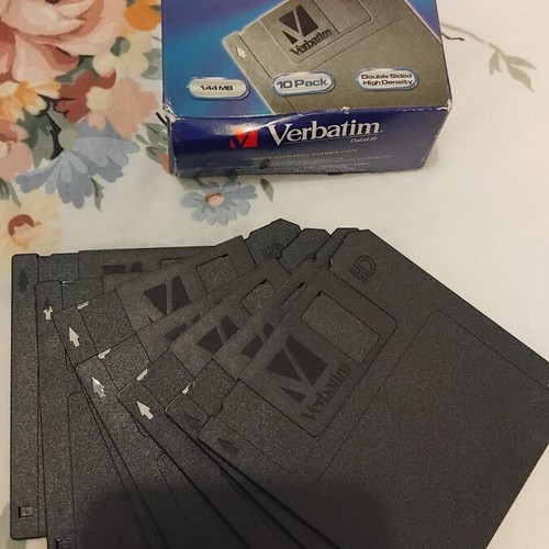 Verbatim MF-2HD 3.5-inch floppy disks, pack of 7, new