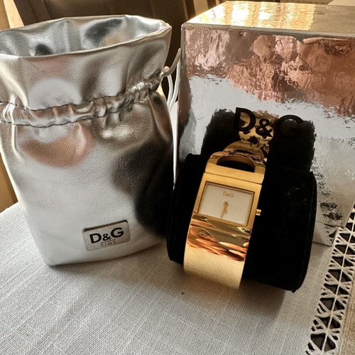 D&G women's cuff bracelet watch, gold