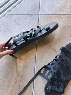 Black sandals size 40, almost unused