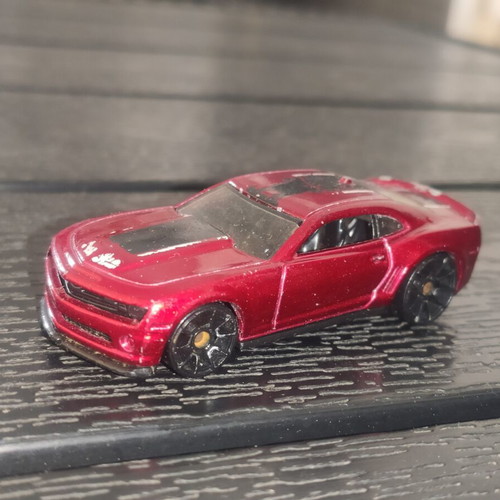 Chevy Camaro 1/64 Mattel Hotwheels used with marks