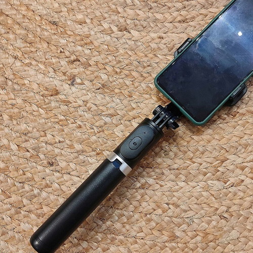 Selfie stick and tripod new, 40" with wireless remote control