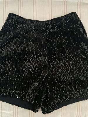 Shorts like new, size M, black