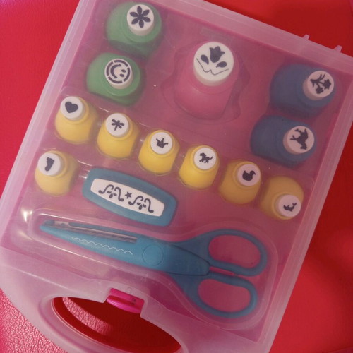 Set of 13 hole punches and zigzag scissors like new