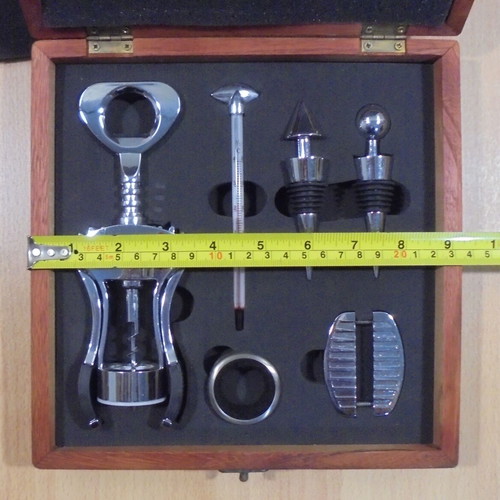 Wine accessory tool set in wooden protective case like new