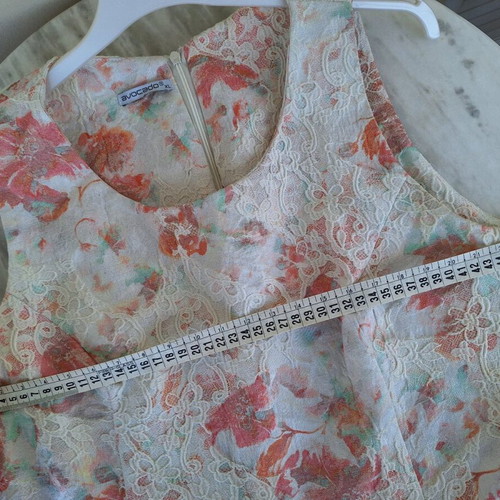 Avocado white floral brocade dress used, size XL