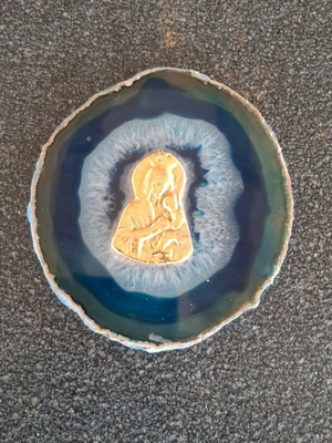 Agate crystal with Virgin Mary decorative item like new