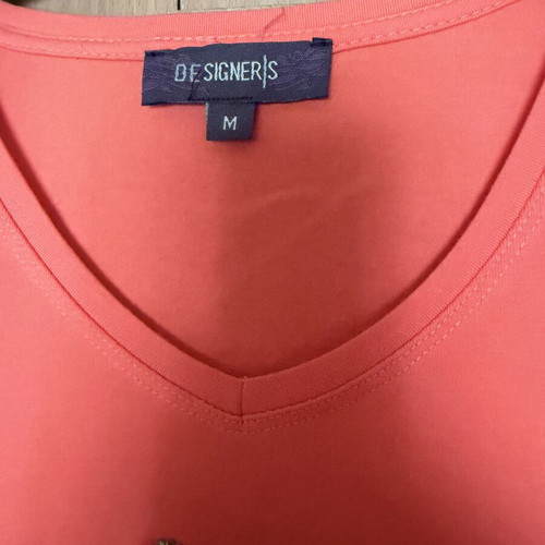 Γυναικείο T-shirt σαν καινούργιο, medium, κοραλί με σχέδιο απλικέ