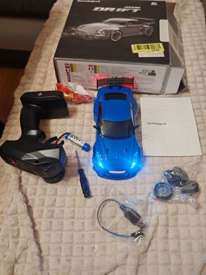 RC δριφτ αυτοκίνητο ACAMMZAR 4WD 1:16 σαν καινούριο με 2 μπαταρίες και επιπλέον ελαστικά