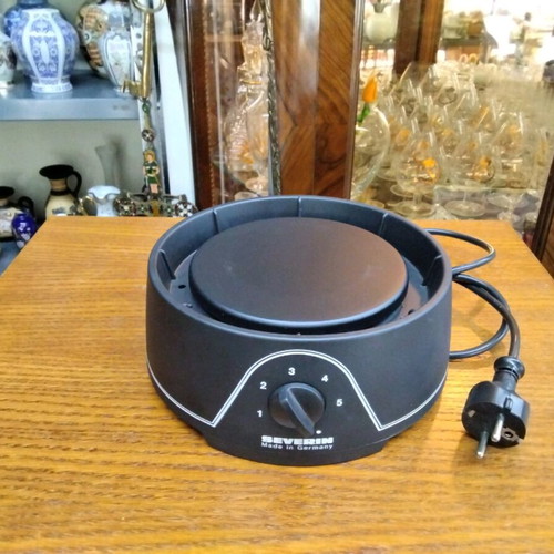 Severin FO 2400 fondue set new with 8 forks and adjustable thermostat
