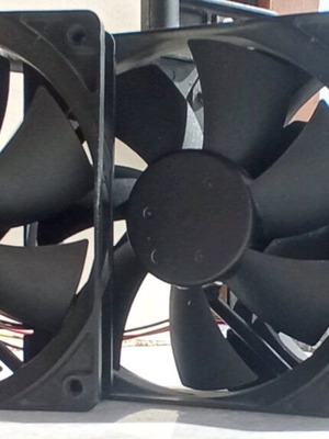 Ανεμιστηράκια RU Sleeve-Bearing και Nemesis NF120 PWM RGB