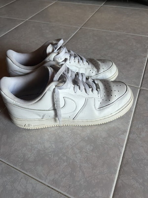 Nike Airforce αθλητικά σαν καινούργια, μέγεθος 44, άσπρα