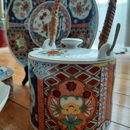 Imari Japanese porcelain set of 4 pieces, new