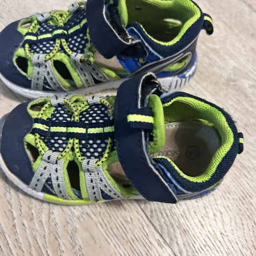 Sandals used, size 24, green
