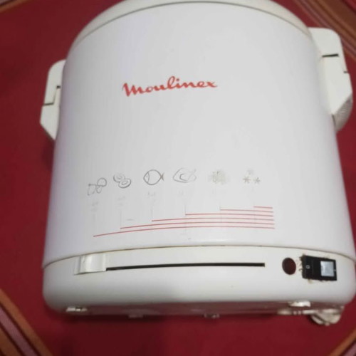 Moulinex deep fryer like new, 3L oil capacity, 2000W