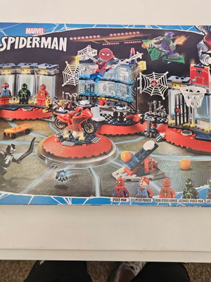 Lego Super Heroes 76175 Attack on the Spider Lair used with box and instructions