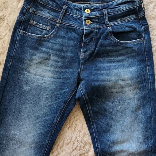 Irene women's boyfriend fit cropped jeans like new, blue